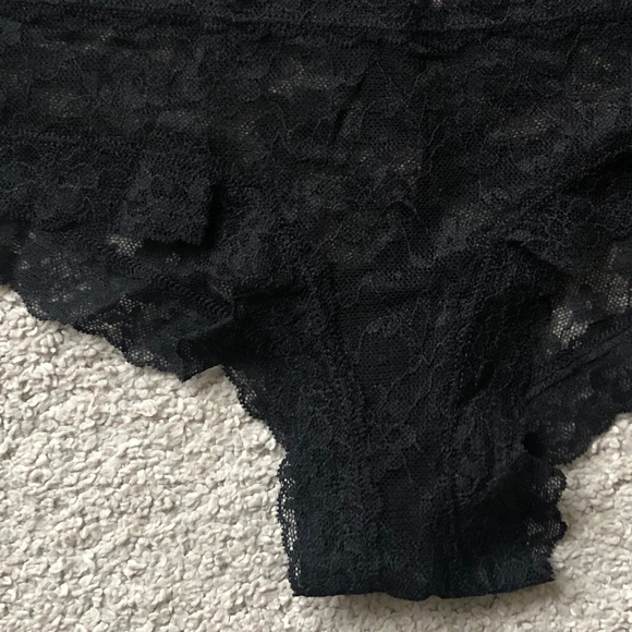 Victoria’s Secret Cheeky Paties.NWOT. - Picture 2 of 2